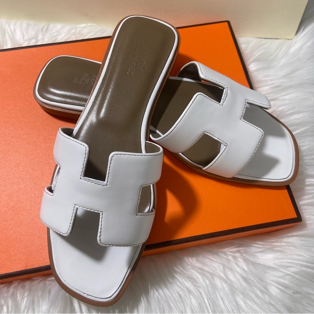 Hermès White Leather Sandals